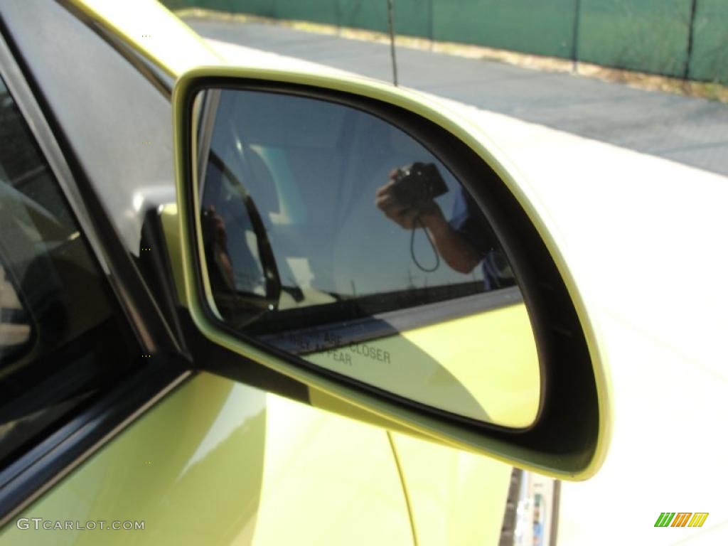 2004 VUE Red Line AWD - Electric Lime / Tan photo #19