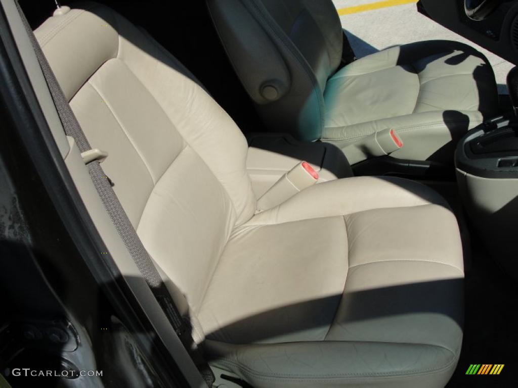 2004 VUE Red Line AWD - Electric Lime / Tan photo #29
