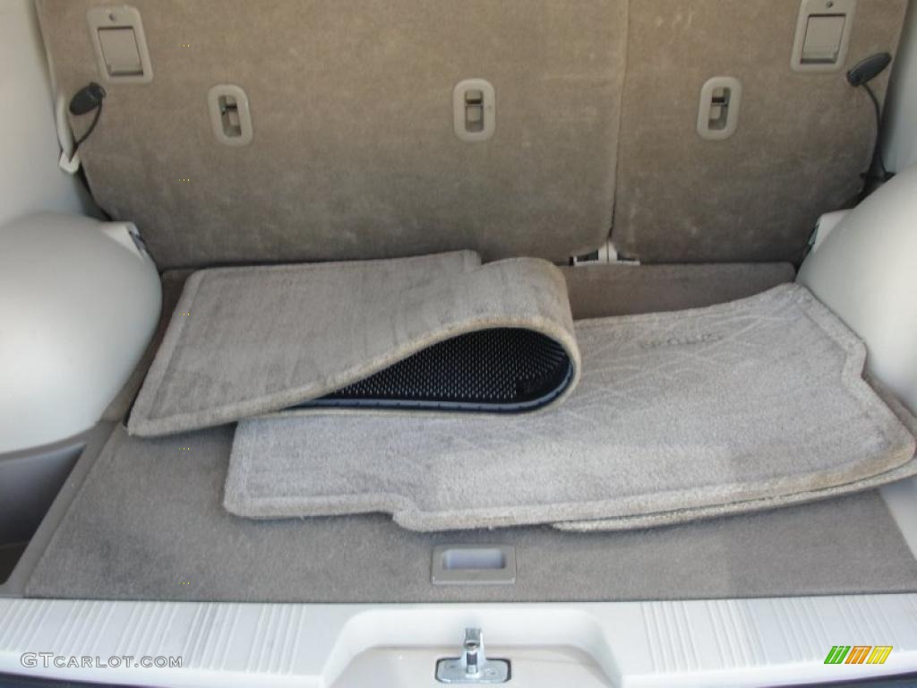 2004 VUE Red Line AWD - Electric Lime / Tan photo #32
