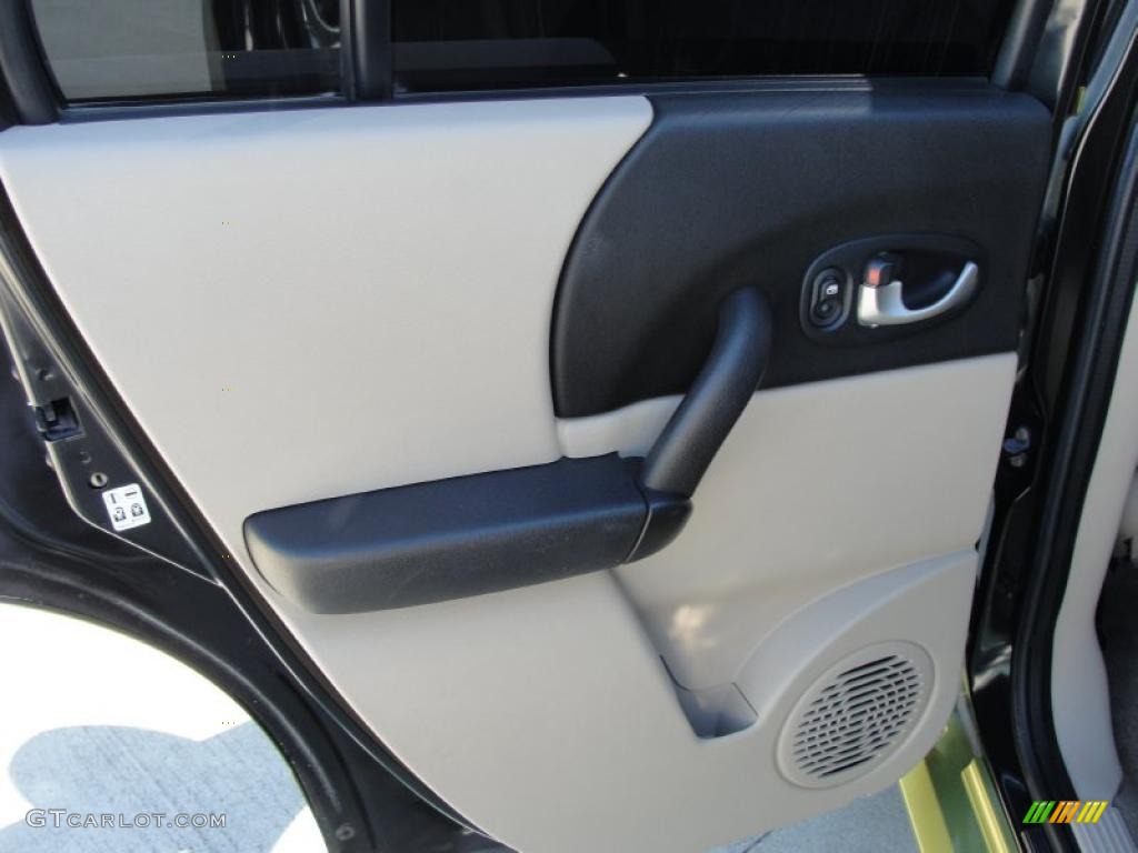 2004 VUE Red Line AWD - Electric Lime / Tan photo #34