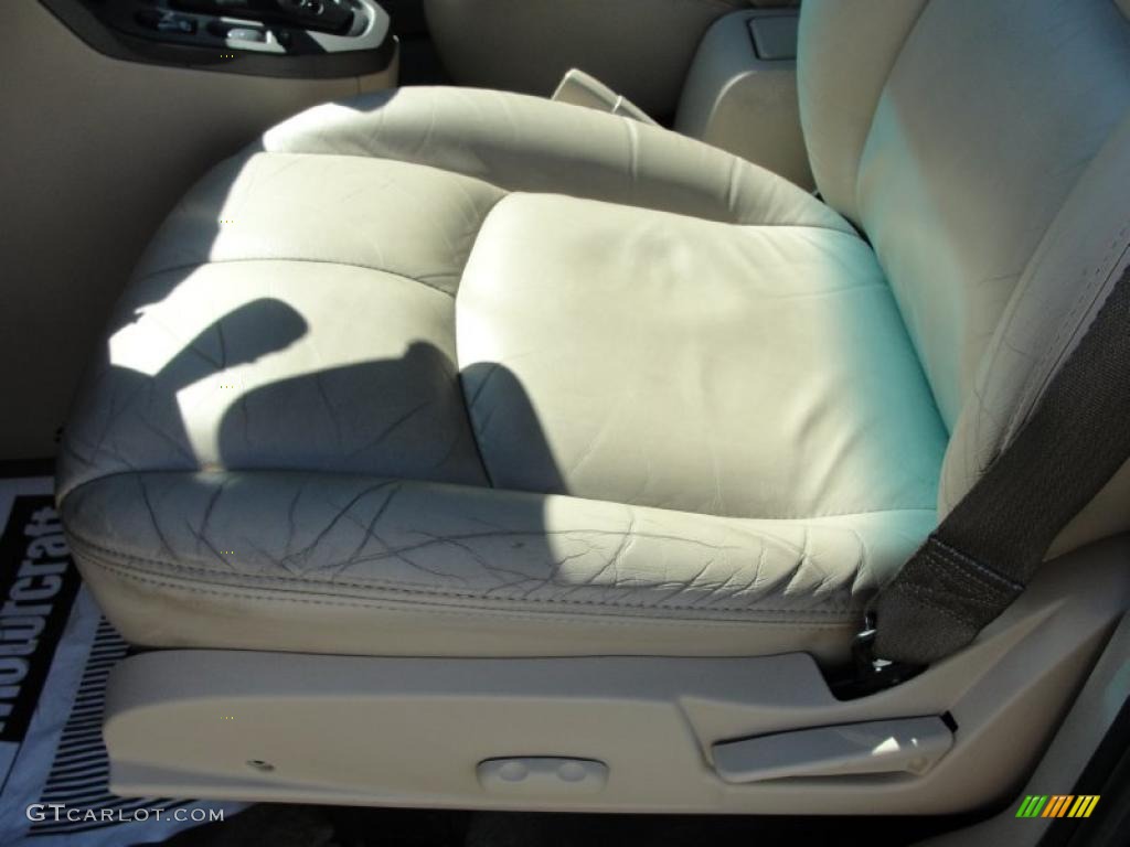 2004 VUE Red Line AWD - Electric Lime / Tan photo #39