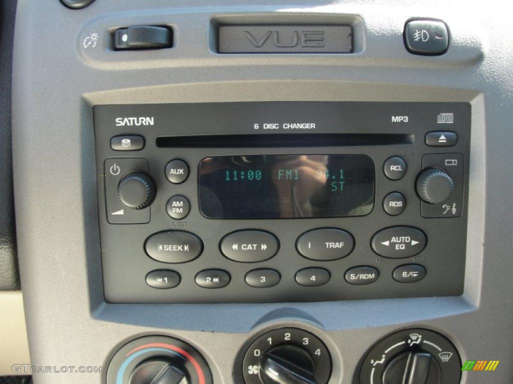 2004 VUE Red Line AWD - Electric Lime / Tan photo #42