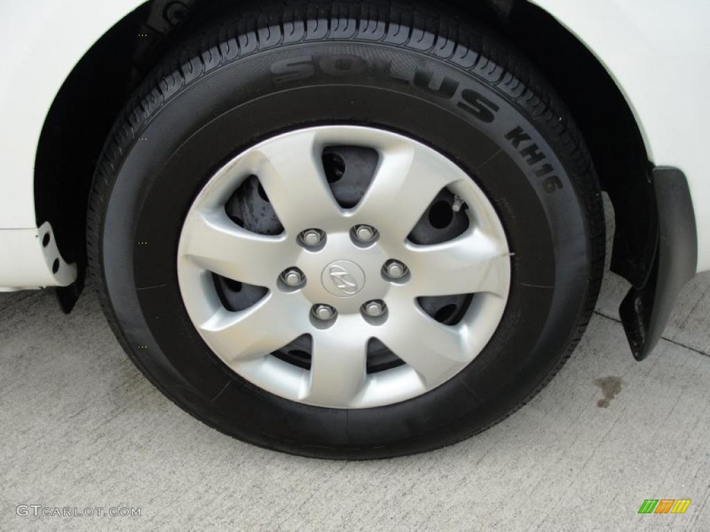 2008 Hyundai Entourage GLS Wheel Photo #37994481