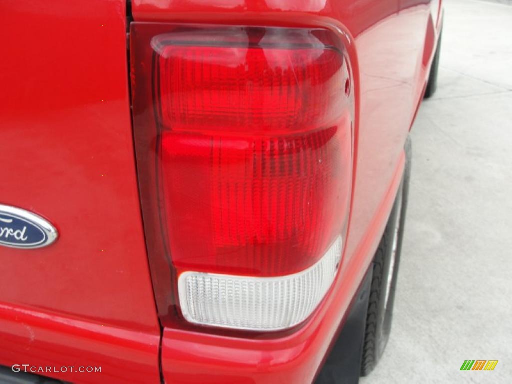 2000 Ranger XLT Regular Cab - Bright Red / Medium Graphite photo #19