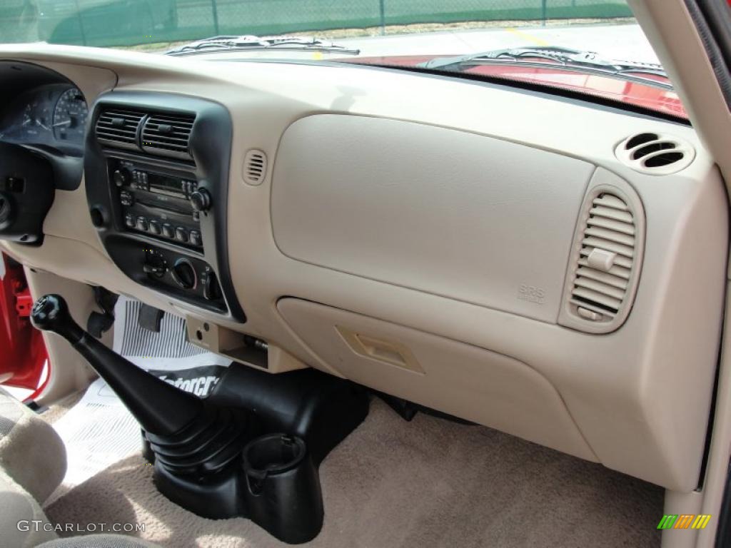 2000 Ranger XLT Regular Cab - Bright Red / Medium Graphite photo #23