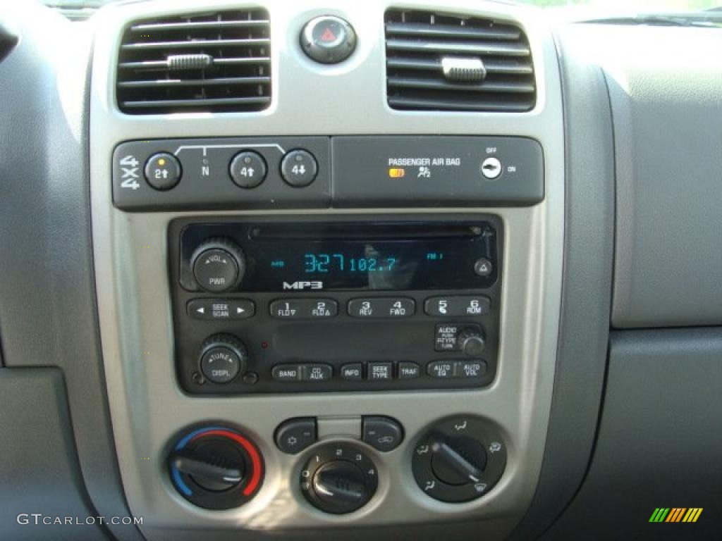 2005 Colorado LS Regular Cab 4x4 - Silver Birch Metallic / Medium Dark Pewter photo #11