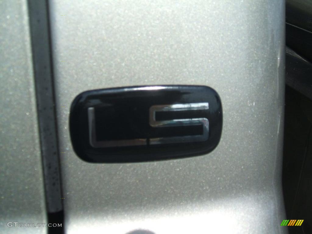 2002 Chevrolet Silverado 1500 LS Extended Cab 4x4 Marks and Logos Photos