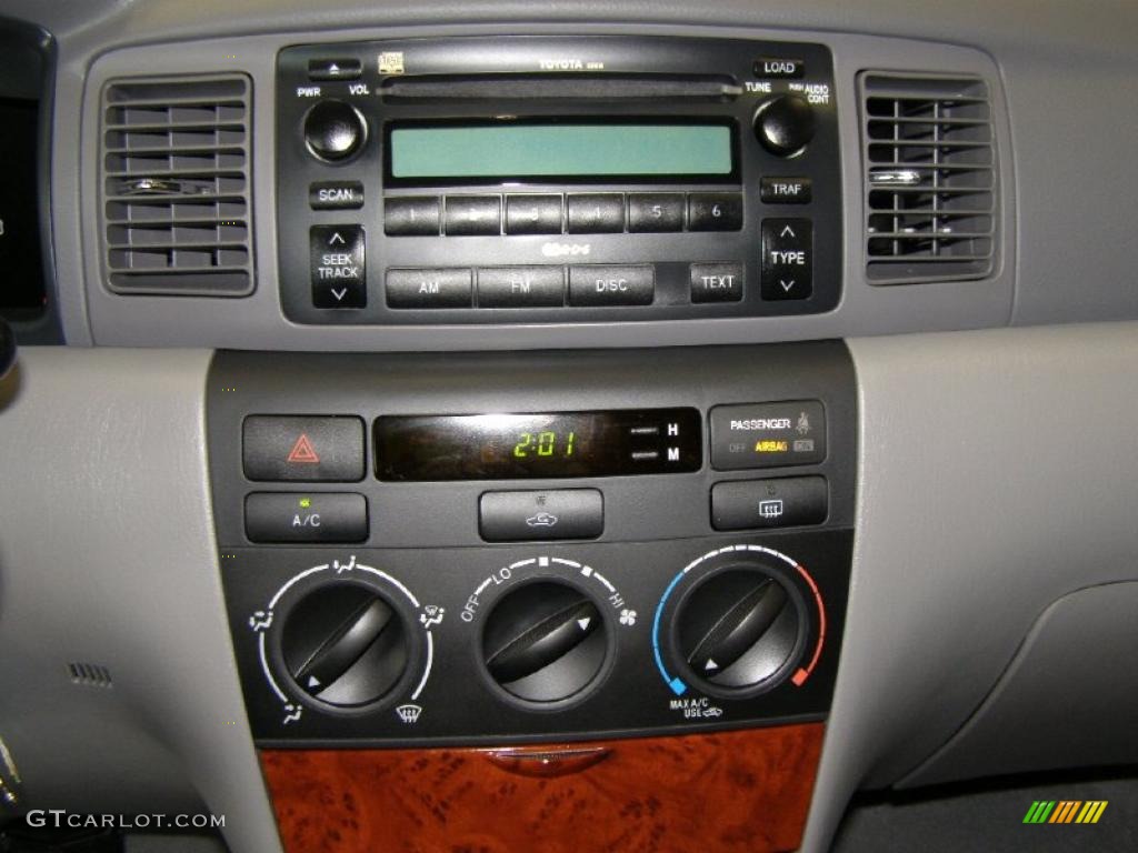 2008 Toyota Corolla LE Controls Photo #38000974