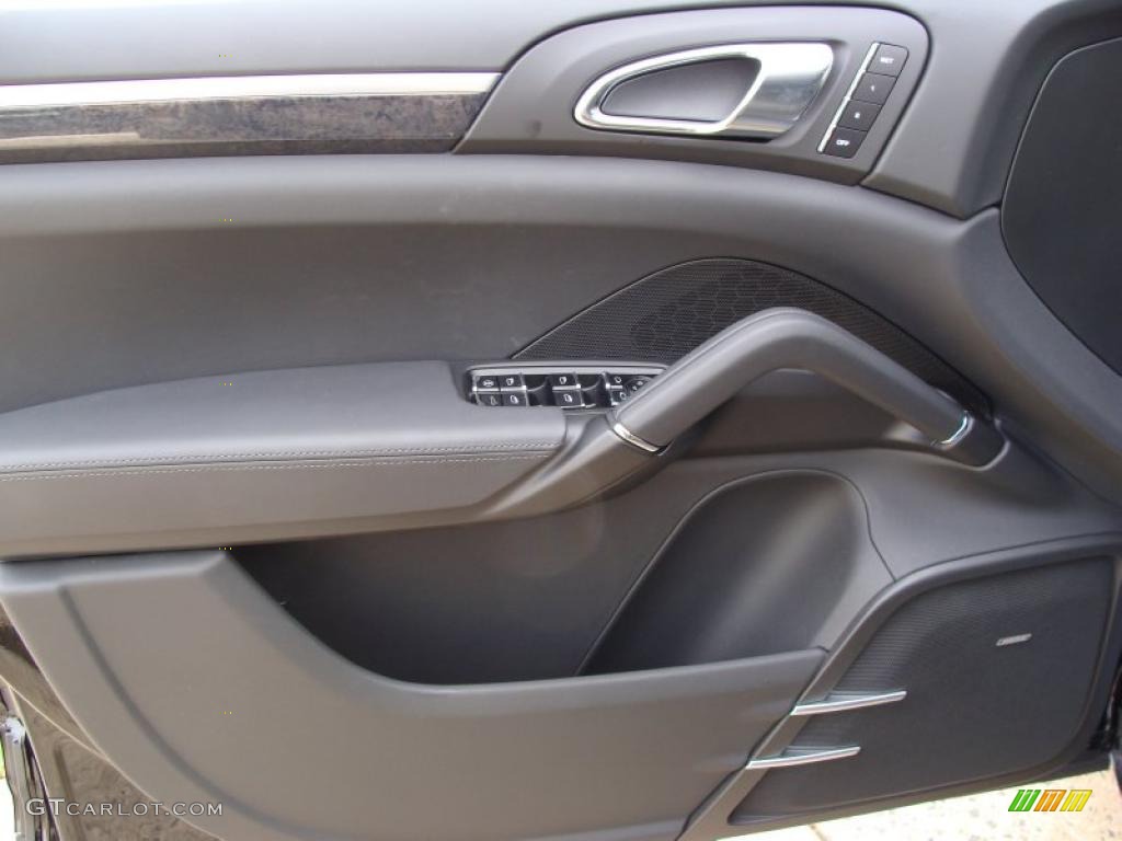 Black Interior 2011 Porsche Cayenne Turbo Photo #38002722