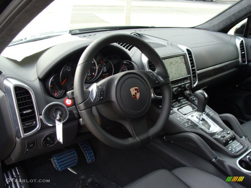 2011 Porsche Cayenne Turbo Black Dashboard Photo #38002810