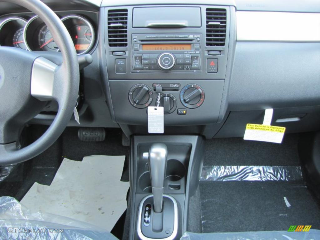 2011 Nissan Versa 1.8 S Sedan Controls Photo #38004178