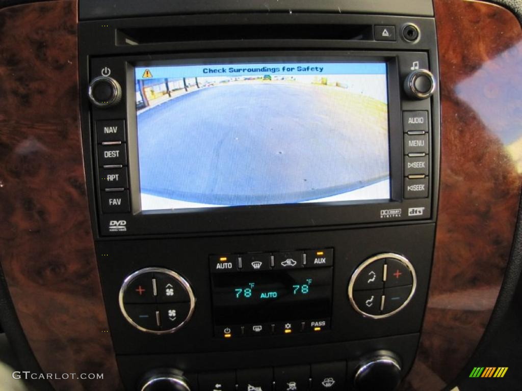 2008 Chevrolet Suburban 1500 LTZ 4x4 Controls Photo #38005130