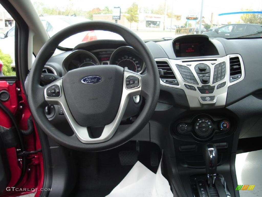 2011 Ford Fiesta SE Sedan Charcoal Black/Blue Cloth Dashboard Photo #38006358
