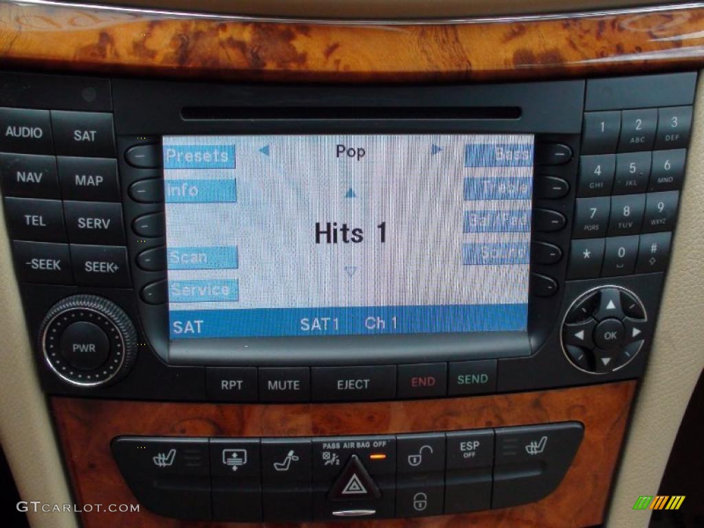 2008 Mercedes-Benz E 350 Sedan Controls Photo #38007058