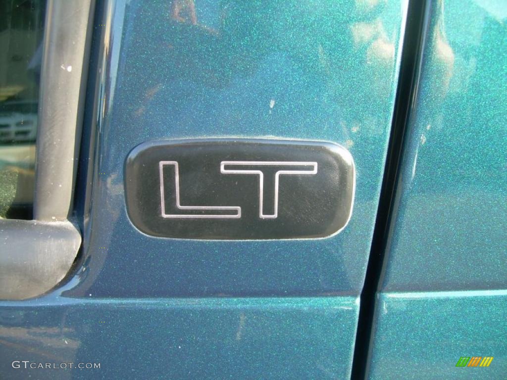 2000 Chevrolet Venture LT Marks and Logos Photo #38007170