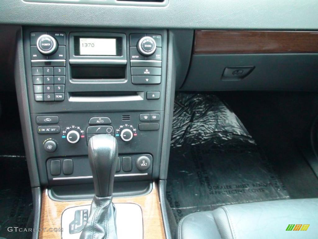 2007 Volvo XC90 3.2 Controls Photo #38007521