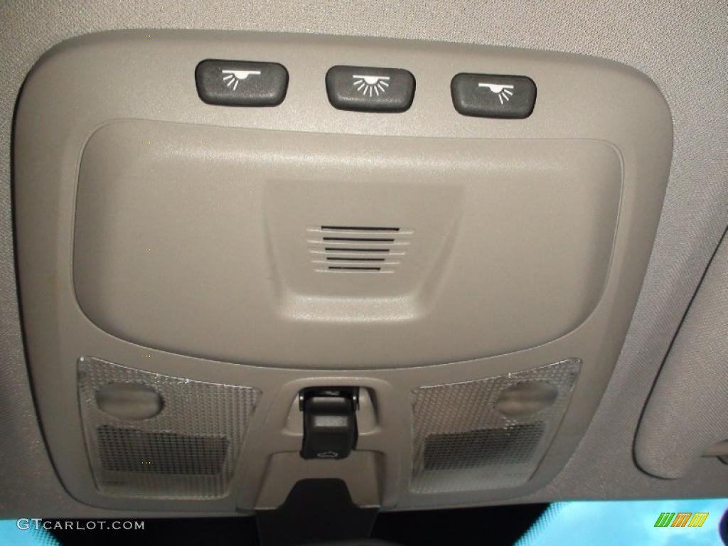 2007 Volvo XC90 3.2 Controls Photo #38007557