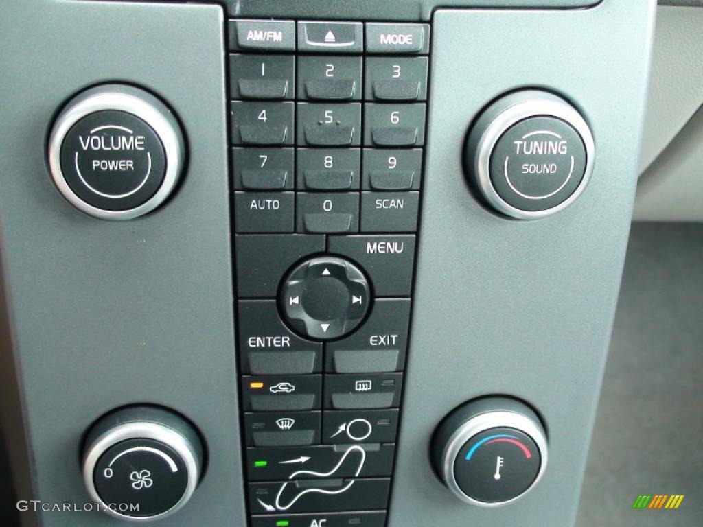 2009 Volvo S40 2.4i Controls Photo #38008021