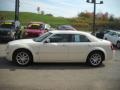 Cool Vanilla - 300 C HEMI Photo No. 5