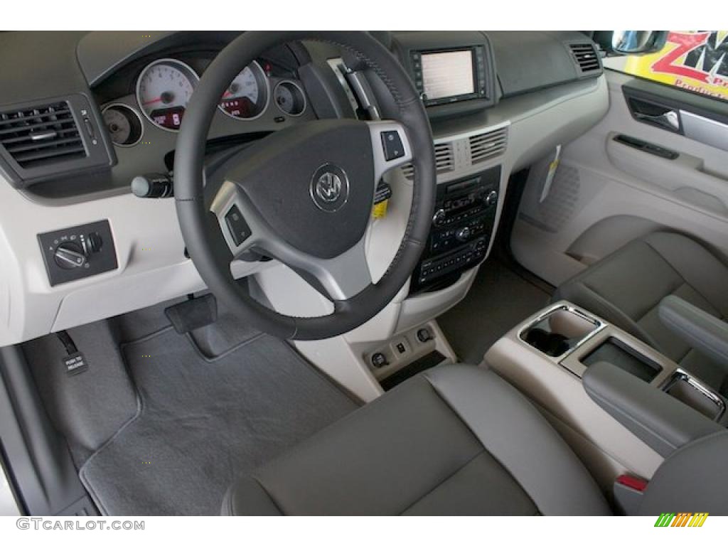 Aero Gray Interior 2010 Volkswagen Routan SEL Premium Photo #38008413