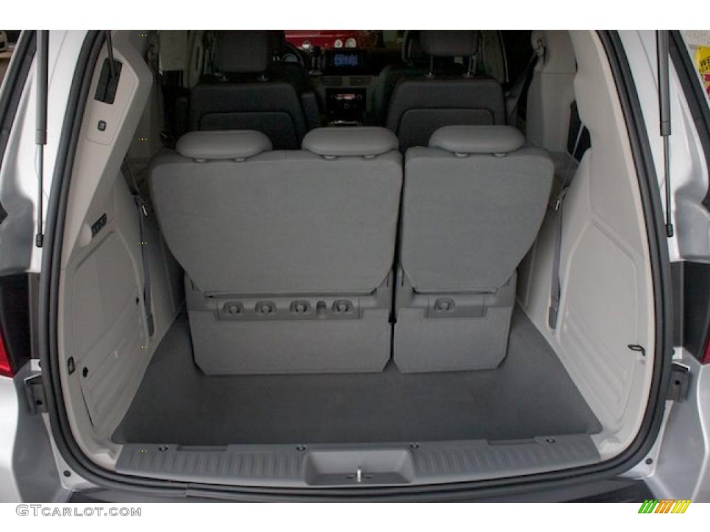 2010 Volkswagen Routan SEL Premium Trunk Photo #38008481
