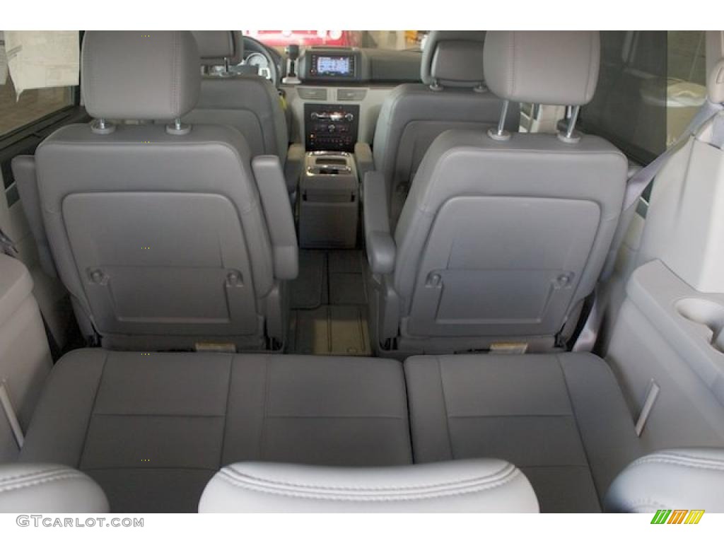 Aero Gray Interior 2010 Volkswagen Routan SEL Premium Photo #38008485