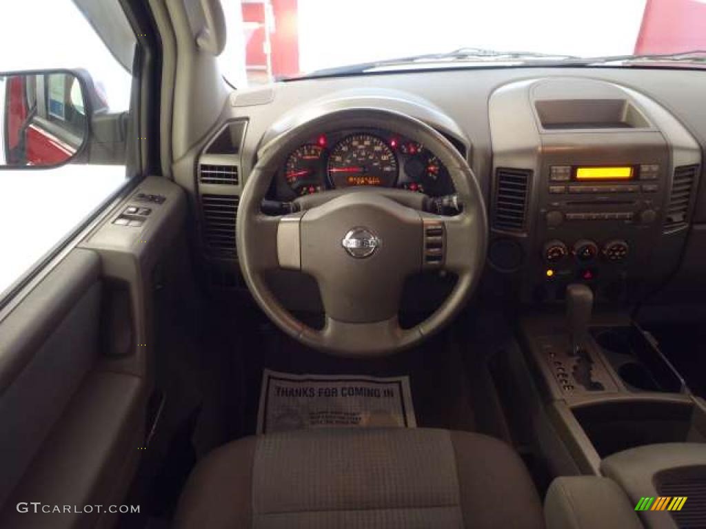 Graphite/Titanium Interior 2005 Nissan Titan SE King Cab Photo #38009358