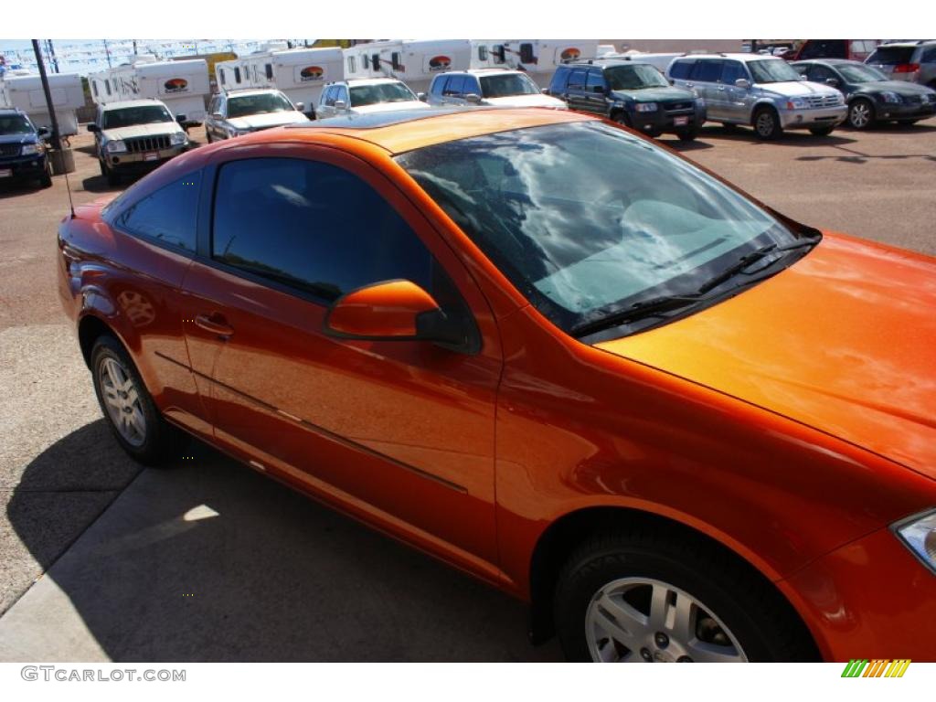 2005 Cobalt LS Coupe - Sunburst Orange Metallic / Gray photo #16