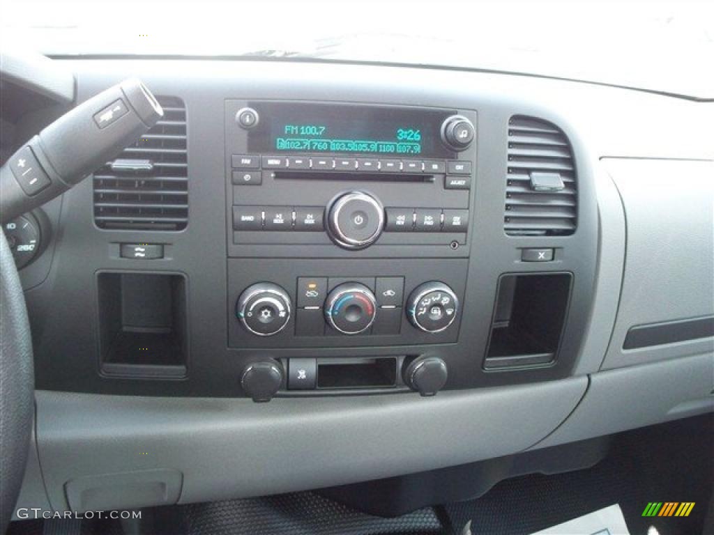 2011 GMC Sierra 1500 Crew Cab 4x4 Controls Photo #38011720