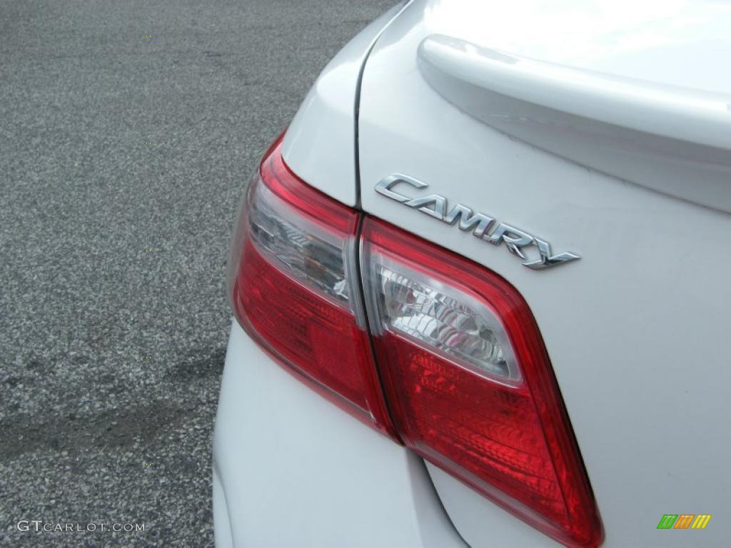 2009 Camry LE V6 - Super White / Bisque photo #10