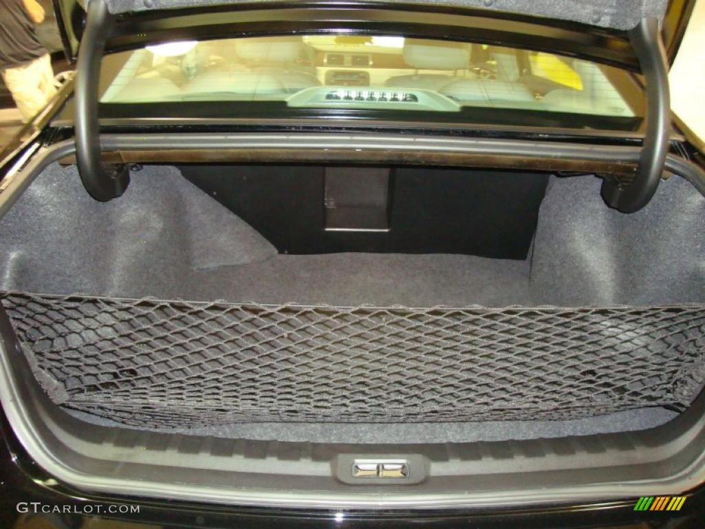 2010 Buick Lucerne CXL Trunk Photo #38013132