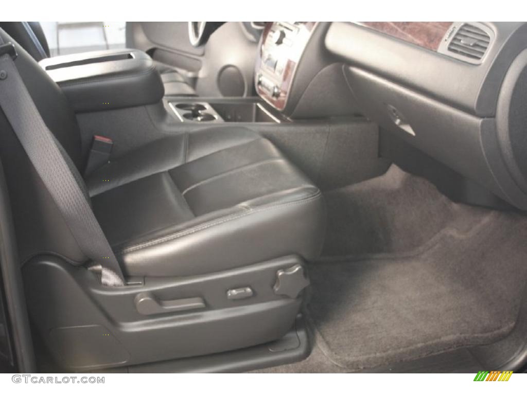 2009 Suburban LT 4x4 - Black / Ebony photo #6