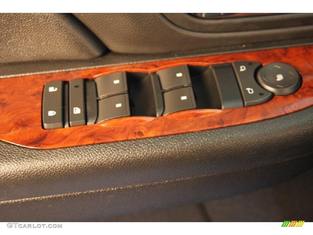 2009 Suburban LT 4x4 - Black / Ebony photo #11