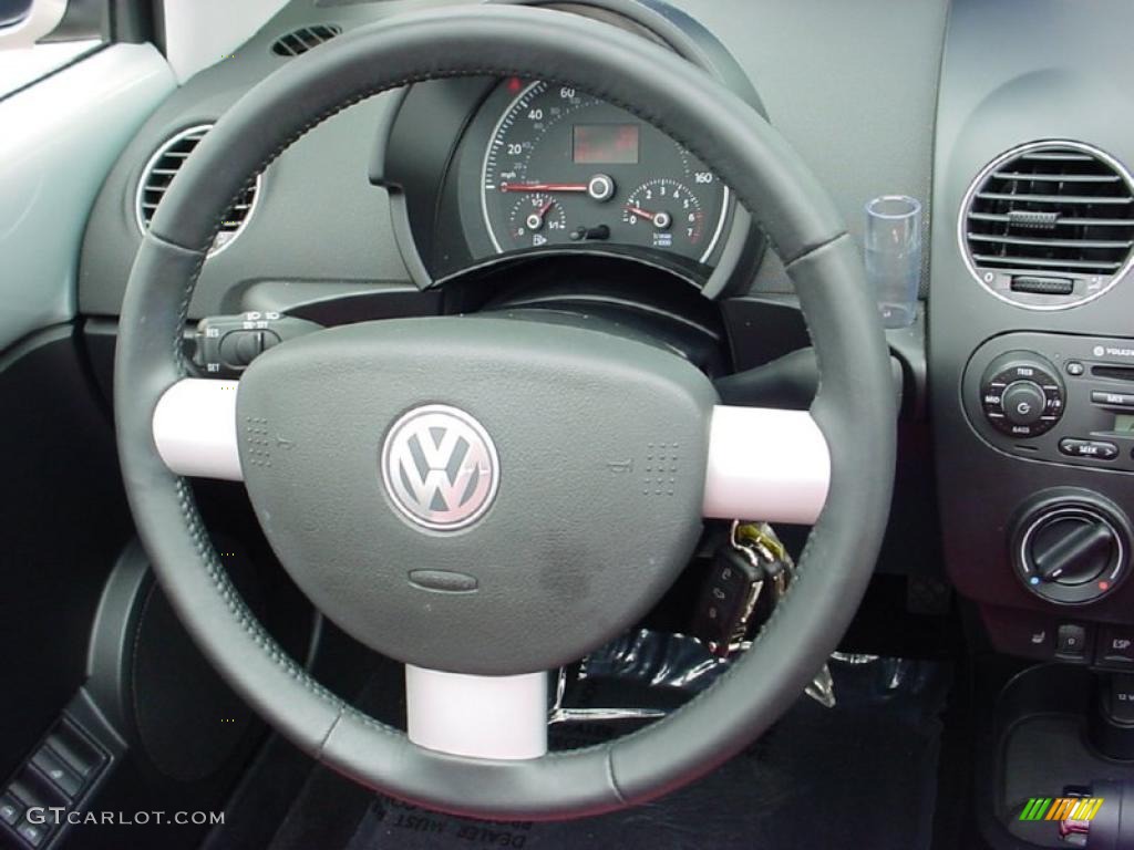 2009 New Beetle 2.5 Blush Edition Convertible - White Gold Metallic / Blush Red Leather photo #24