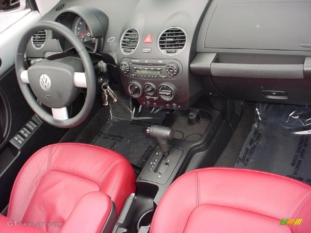Blush Red Leather Interior 2009 Volkswagen New Beetle 2.5 Blush Edition Convertible Photo #38014756