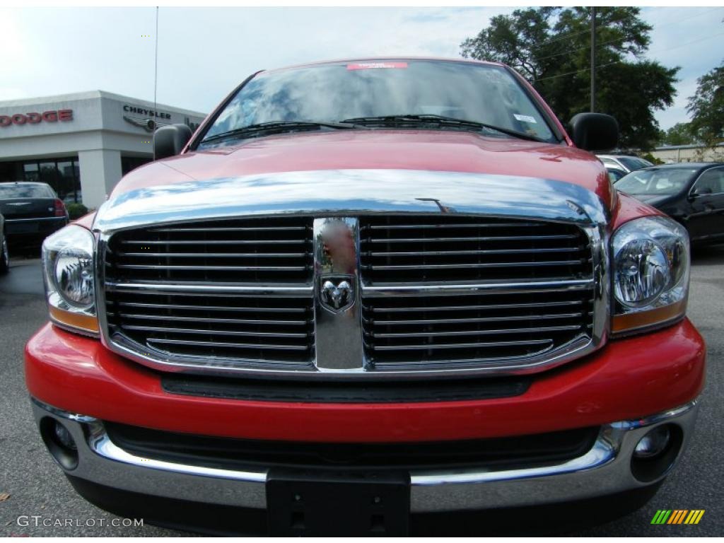 2006 Ram 1500 SLT Quad Cab - Flame Red / Medium Slate Gray photo #8