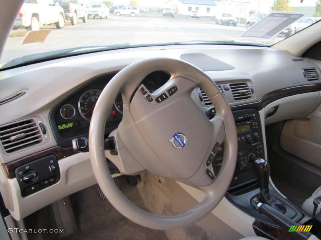 Light Taupe Interior 2004 Volvo S80 T6 Photo #38015224