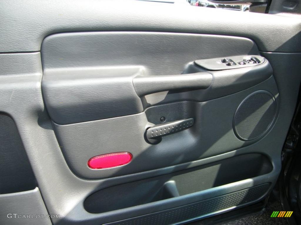 2005 Ram 1500 SLT Regular Cab - Black / Dark Slate Gray photo #17