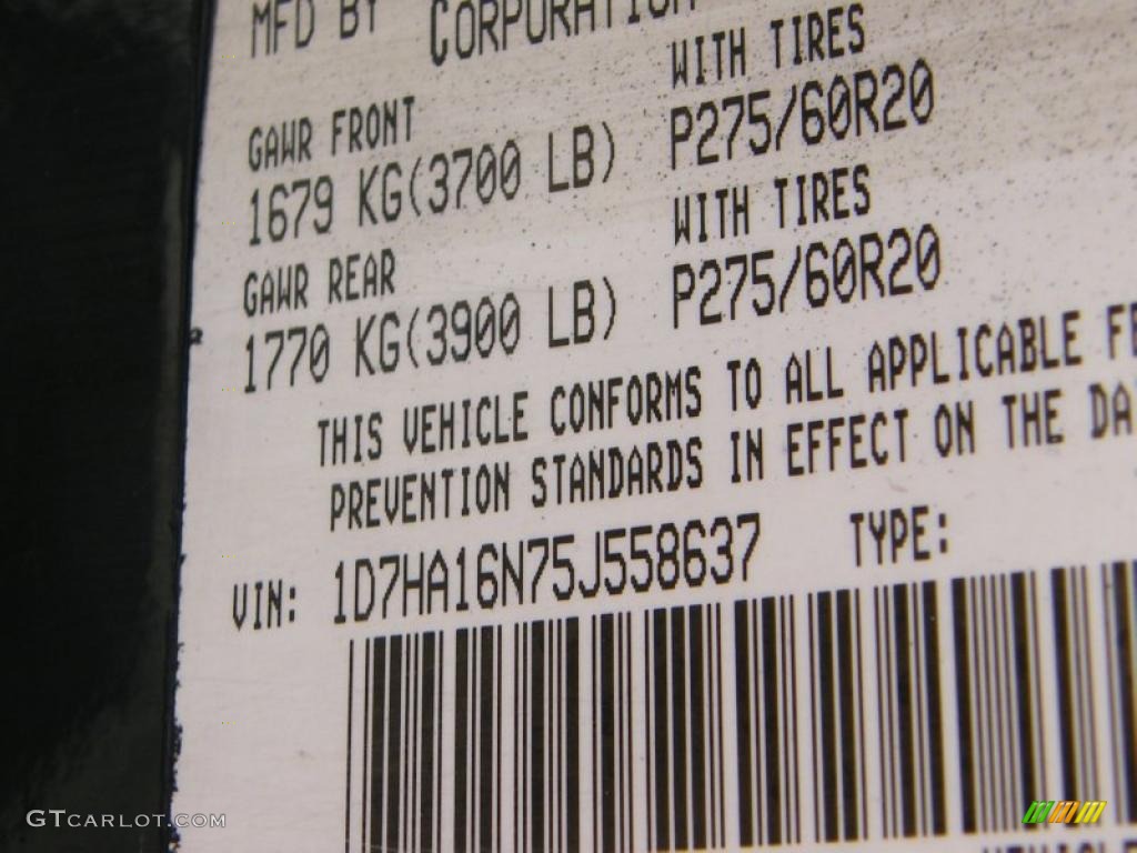 2005 Ram 1500 SLT Regular Cab - Black / Dark Slate Gray photo #28
