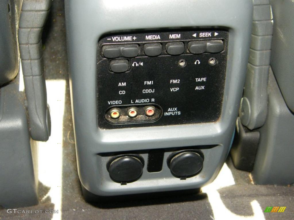 2002 Nissan Quest SE Controls Photo #38017524