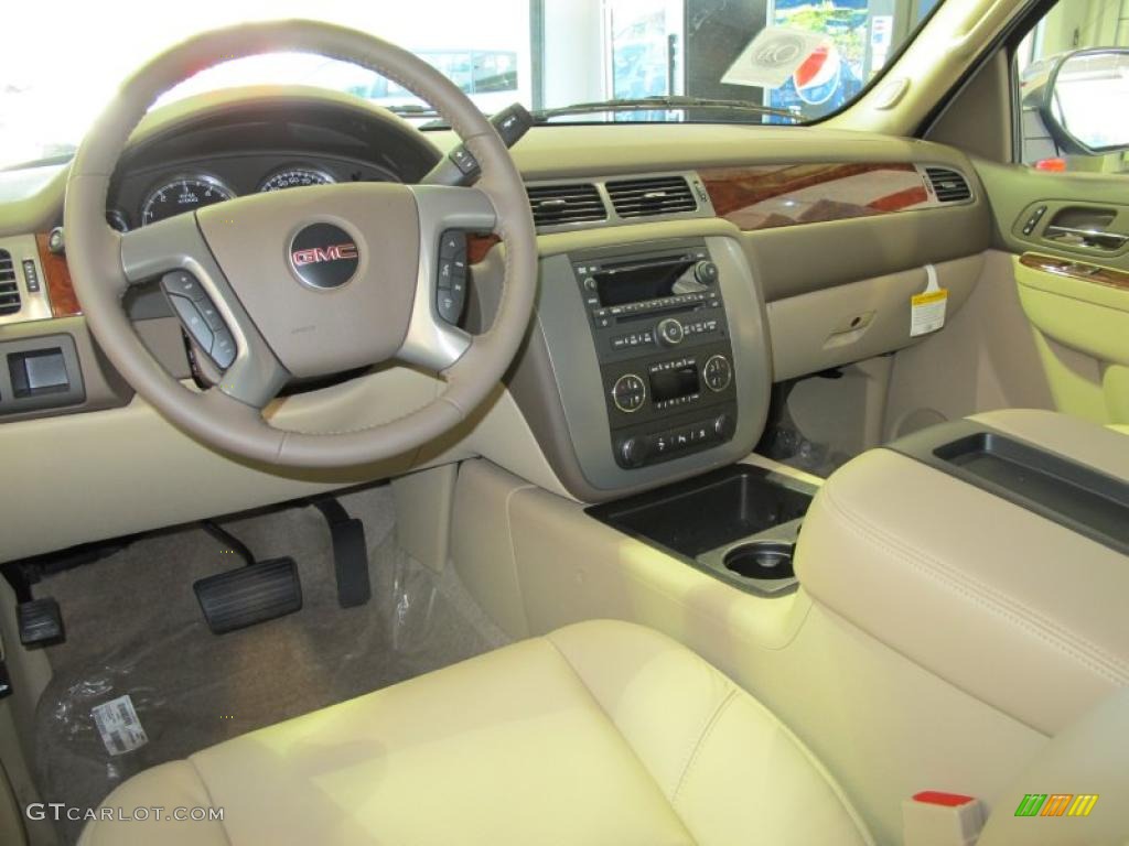 2011 Yukon SLT - Gold Mist Metallic / Light Tan photo #13