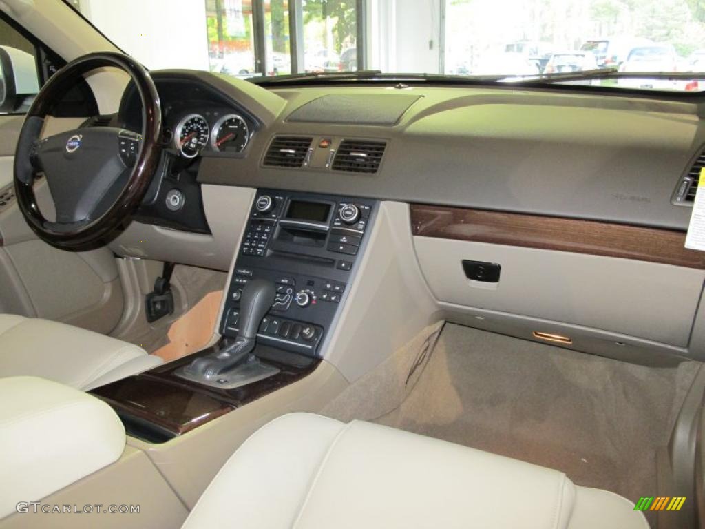 2011 Volvo XC90 3.2 Beige Dashboard Photo #38018024