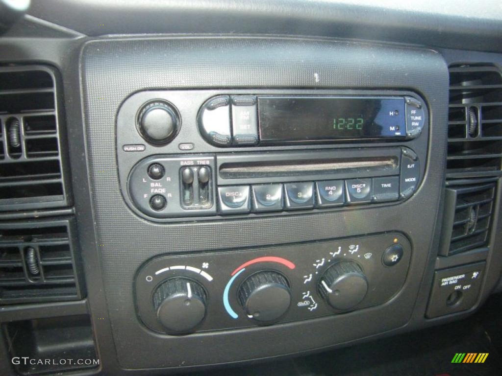 2002 Dodge Dakota Club Cab Controls Photo #38018056