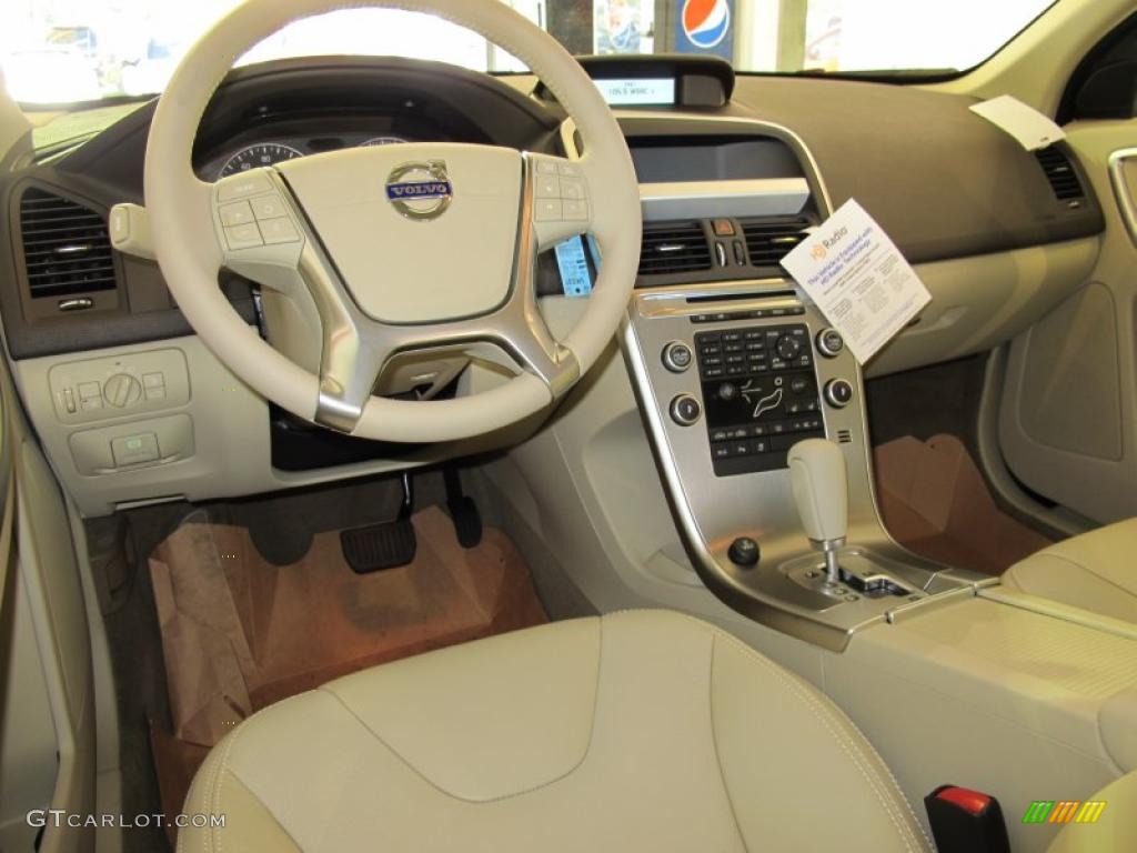 2011 Volvo XC60 3.2 Sandstone Beige Dashboard Photo #38018584