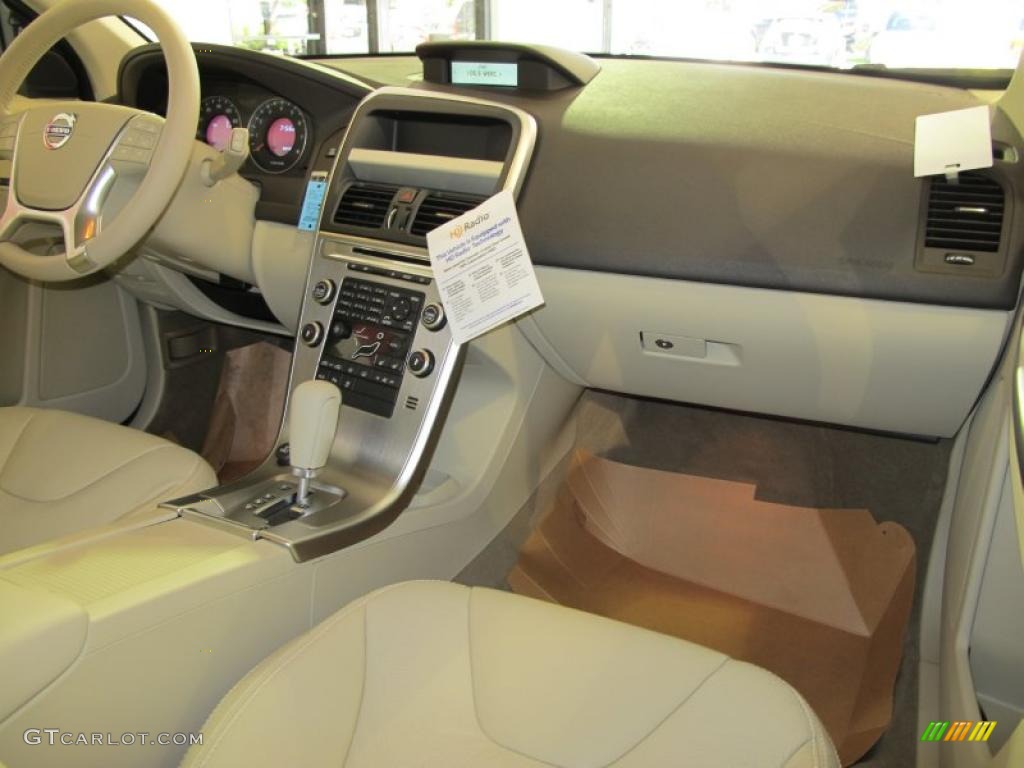 2011 Volvo XC60 3.2 Sandstone Beige Dashboard Photo #38018620