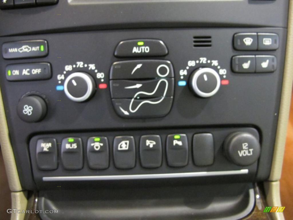 2011 Volvo XC90 3.2 Controls Photo #38020040