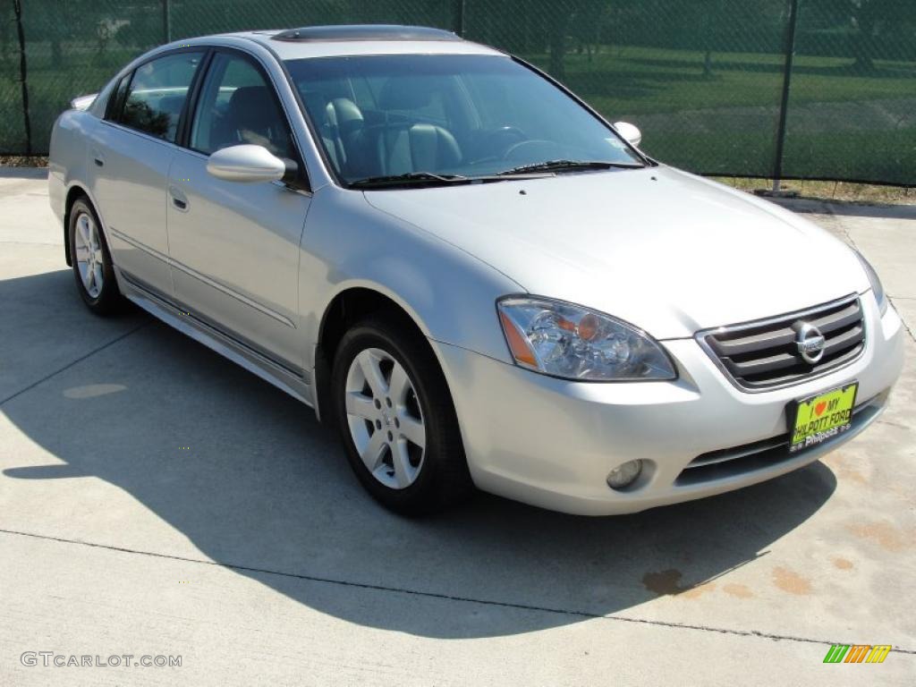 Sheer Silver Metallic Nissan Altima