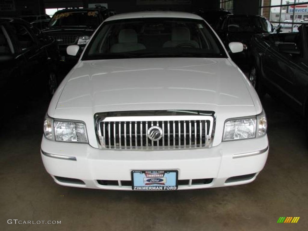 2006 Grand Marquis GS - Vibrant White / Light Camel photo #1