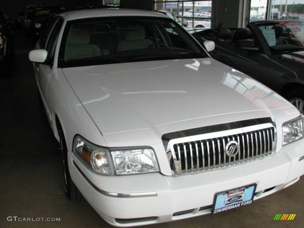 2006 Grand Marquis GS - Vibrant White / Light Camel photo #3