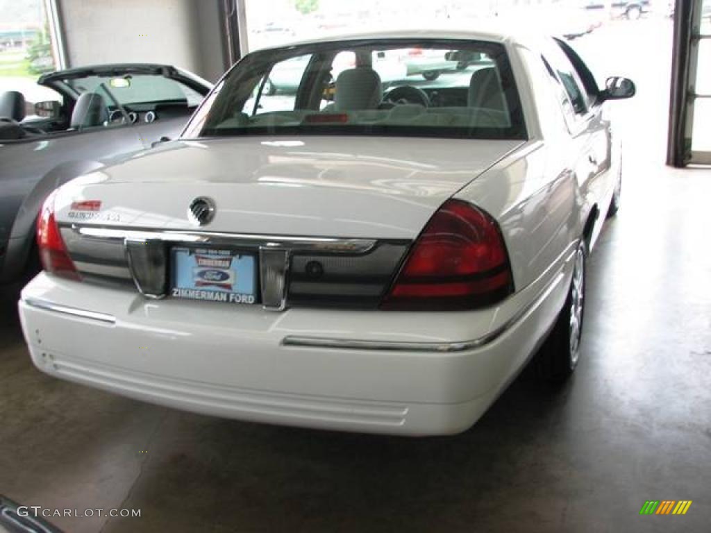 2006 Grand Marquis GS - Vibrant White / Light Camel photo #5